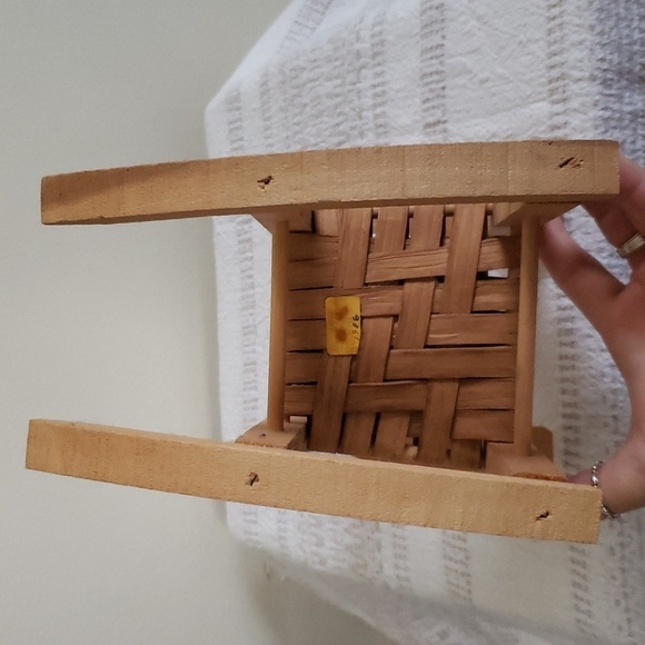 Vintage handmade wooden doll rocking chair, handcrafted in pigeon forge - Picture 5 of 6